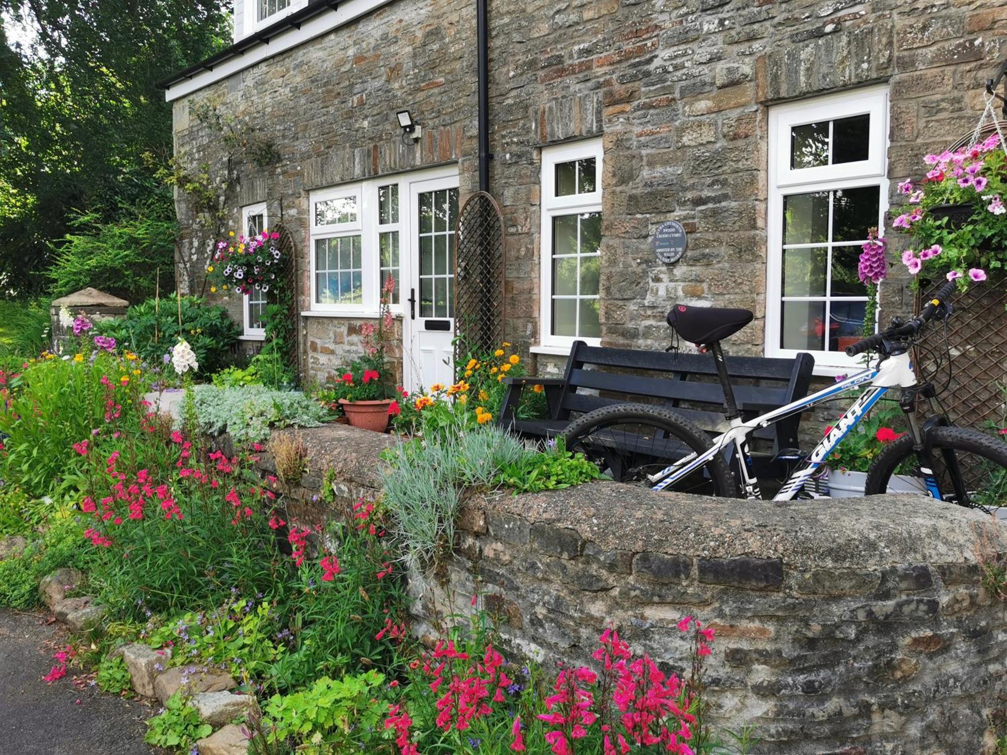 Swansea Valley Holiday Cottages Cilybebyll Exterior foto